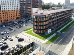 Компания EVRAZ STEEL BOX представляет современное решение для рынка строительства — проектирование и строительство паркингов на основе металлокаркаса, сочетающее инженерные технологии, высокую эффективность и минимальные сроки реализации.